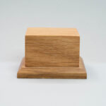 mp332 OAK miniature display plinth